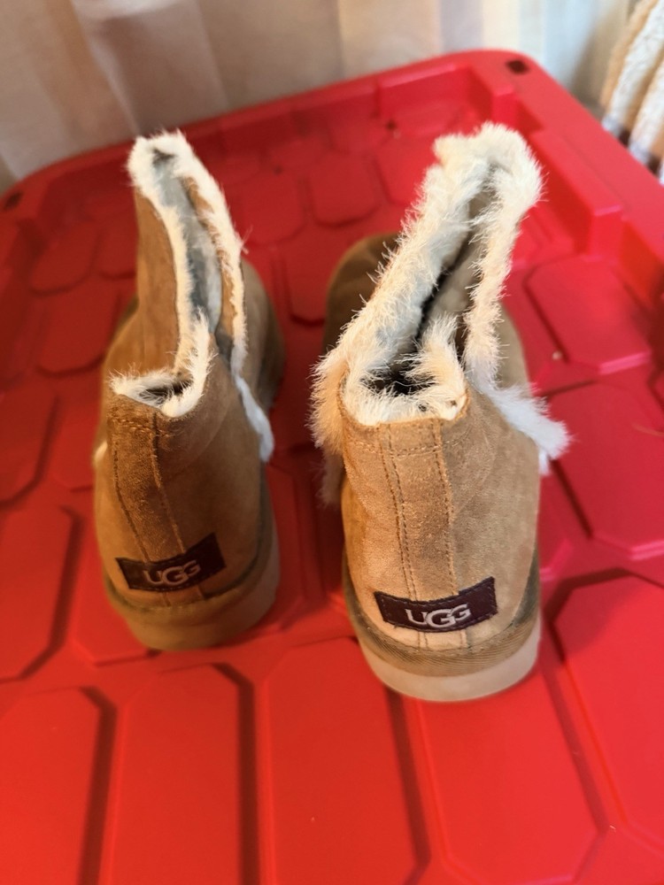 UGG Brown Shearling Style Suede Sheepskin Lined Unisex Kids Ankle Boots Pull On