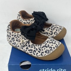 Stride Rite Soft Motion Esme, Leopard Print Bow Shoes Size 6 Wide US