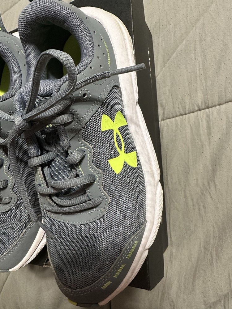 Under Armour Unisex-Child Assert 10 Running Shoe, 4.5