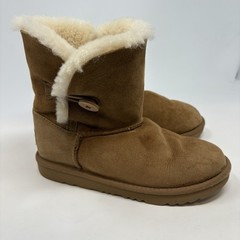 UGG – Bailey Button II „Big Kids“ Sz 3 Girls