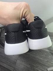 Size 7 (GS) – Nike Tanjun Low Black – 818381-011