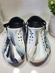 Crocs Echo Glow Marbled Clog Black / White 211883-0WU Youth J6 ⚫ New With Tags