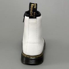 Kids Dr. Martens ZAVALA Lace Up Boots 6″ white leather Little kid Sz 2