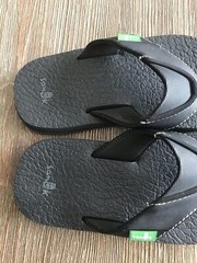 Sanuk Cozy Black Toe Post Sandals Kid’s Size 11/12