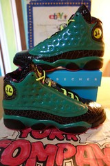Air Jordan 13 Retro DB BG „Doernbecher“ Emd Gn/Vlt Ic-Bk-D Pk 836788 305 sz 3.5Y