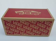 VANS: „OFF THE WALL“ Classic Slip-On Youth Shoes