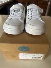 Footmate Reese White Leather Size 11 Childs Hook and Loop closure sneaker New