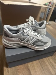 New Balance 990v6 2.5Y