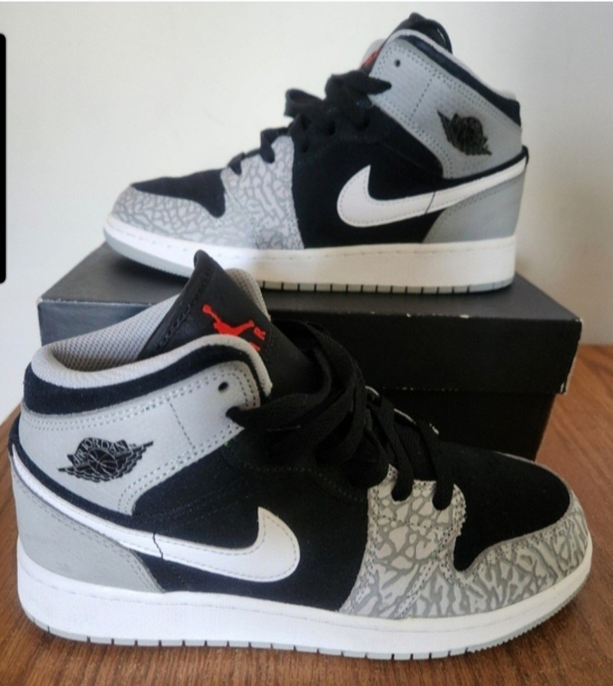 Air Jordan 1 Mid Elephant Print size 5y