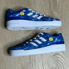 Adidas x The Simpson’s Bart Blue Tie dyed 3 Stripe Tenis Sneaker, Youth 2