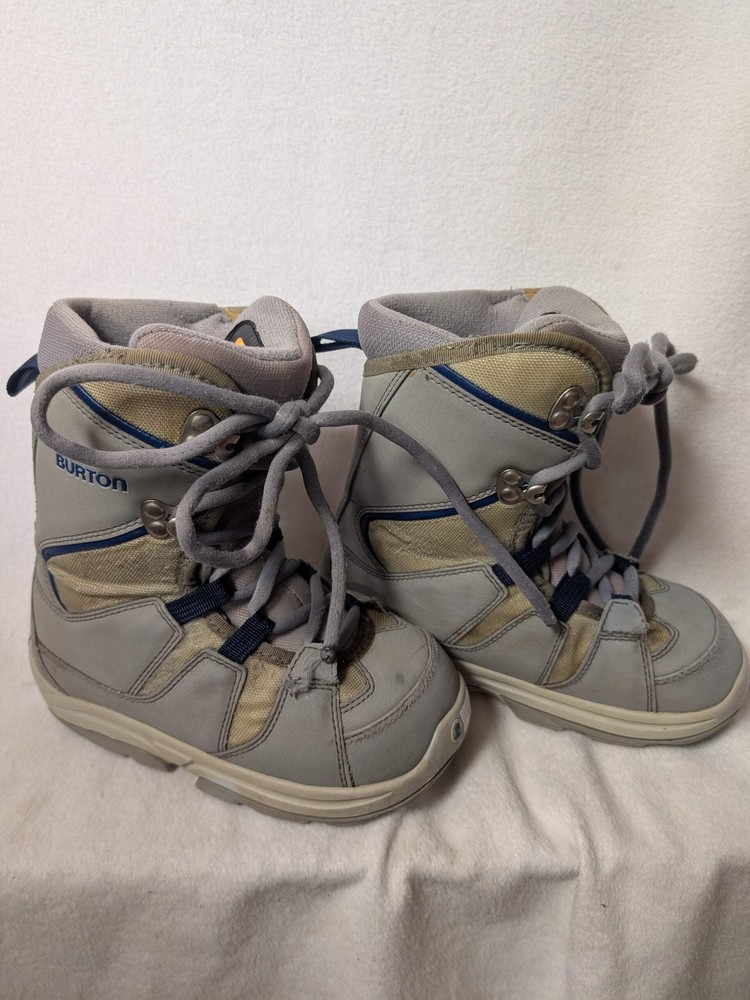 Burton Moto Kids Snowboard Boots Size 3 Gray Used