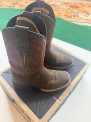 Ariant Boots Kids 11 1/2 Medium Distressed Brown Pre-owned Great Condition