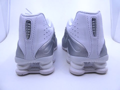 Nike Shox R4 ‚White Metallic Silver‘ 2025 (GS) Sneakers CW2626-101 Sz 6.5 Y