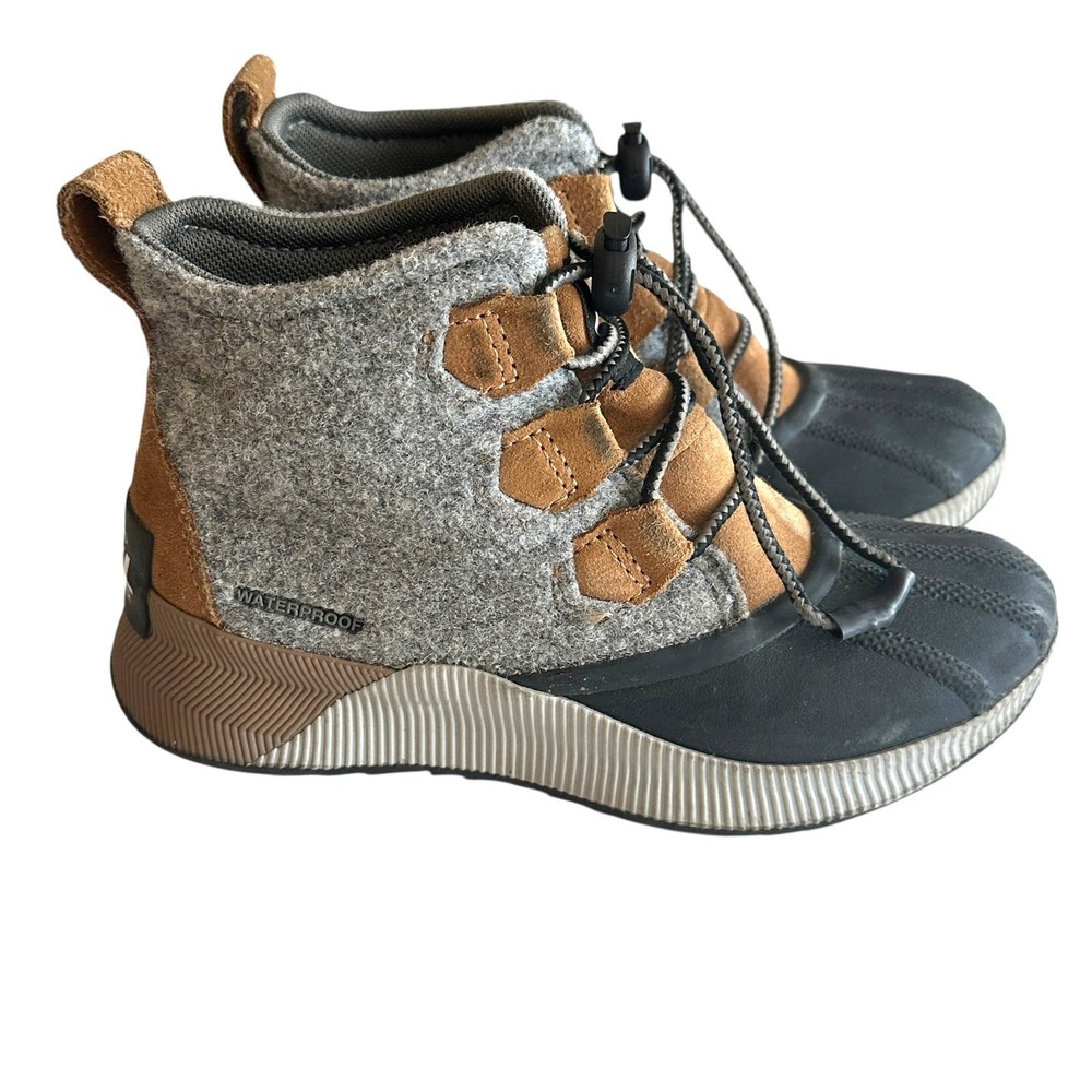 Sorel Out ’n About Classic Waterproof Boots Childrens Size 3 Camel Gray Leather