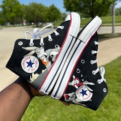 Converse Chuck Taylor Bugs Bunny 80th Anniversary High Top Sneakers Kids Size 1