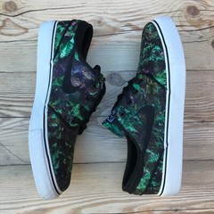 Nike Stephan Janoski Black Floral Kids Size 5.5Y / Women’s Size 7 / EUR 38