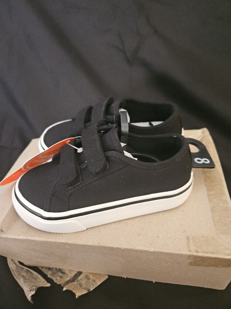 Nwb Wonder Nation Childrens Size 8 Black Sneaker