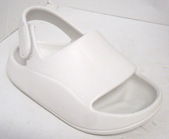 DSG Youth White Molded Lightweight Slide Sandal with Hook and Loop Strap – 8K