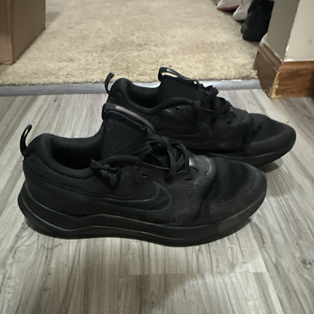 Nike Flex Runner 2 Kids Sneakers Black Mesh Lace Up Low Top US 7Y EU 40