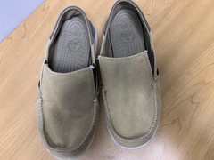 Crocs Canvas Loafer Shoes kids Size J1 Tan Brown Slip On Frayed Edge Comfort