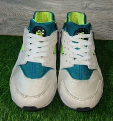 Nike Air Huarache Run GS White Volt Spruce Size 5.5 Youth Unisex