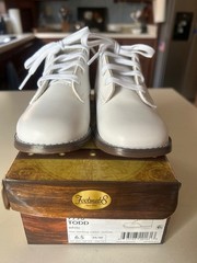 Footmate Todd white baby size 6.5 Classic Hard Bottom Hi Top Dress New