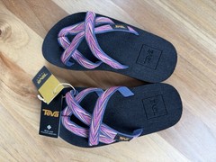 Kids Teva Olowahu Flip-flop Size 11 Little Kid Palm Indigo/ Rose Violet