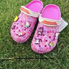 🧸 Crocs classic clog With Tags 🏷️ Hello Kitty Size J3