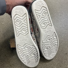 TOMS X Peanuts Tiny Alpargata Snoopy Comics Tan Felt Slip-on Shoes Woman 9