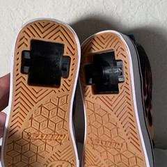 HEELYS PRO 20 FIRE GRADE SCHOOL LIFESTYLE SHOES Size 2 Youth Brand New No Wheels