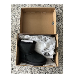 UGG T Mini Bailey Bow II Kids Boot Black Suede Bow Shearling Size 9