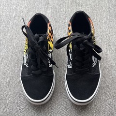 Vans Kids Size 13 Flame Wall Old Skool Shoes Black Fire Flame Low Top Sneakers