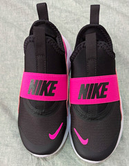 Nike Flex Runner 4 (PS) Kids Low Top Slip-On Sneaker Black/Pink/White US 12C