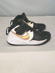 Nike Team Hustle Shoe D9 ‚Black White Gold‘ AQ4225 Size 10C Lace Ankle Strap