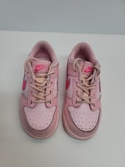 Nike Dunk Low Triple Pink Pre-school size 9C DH9761-600.