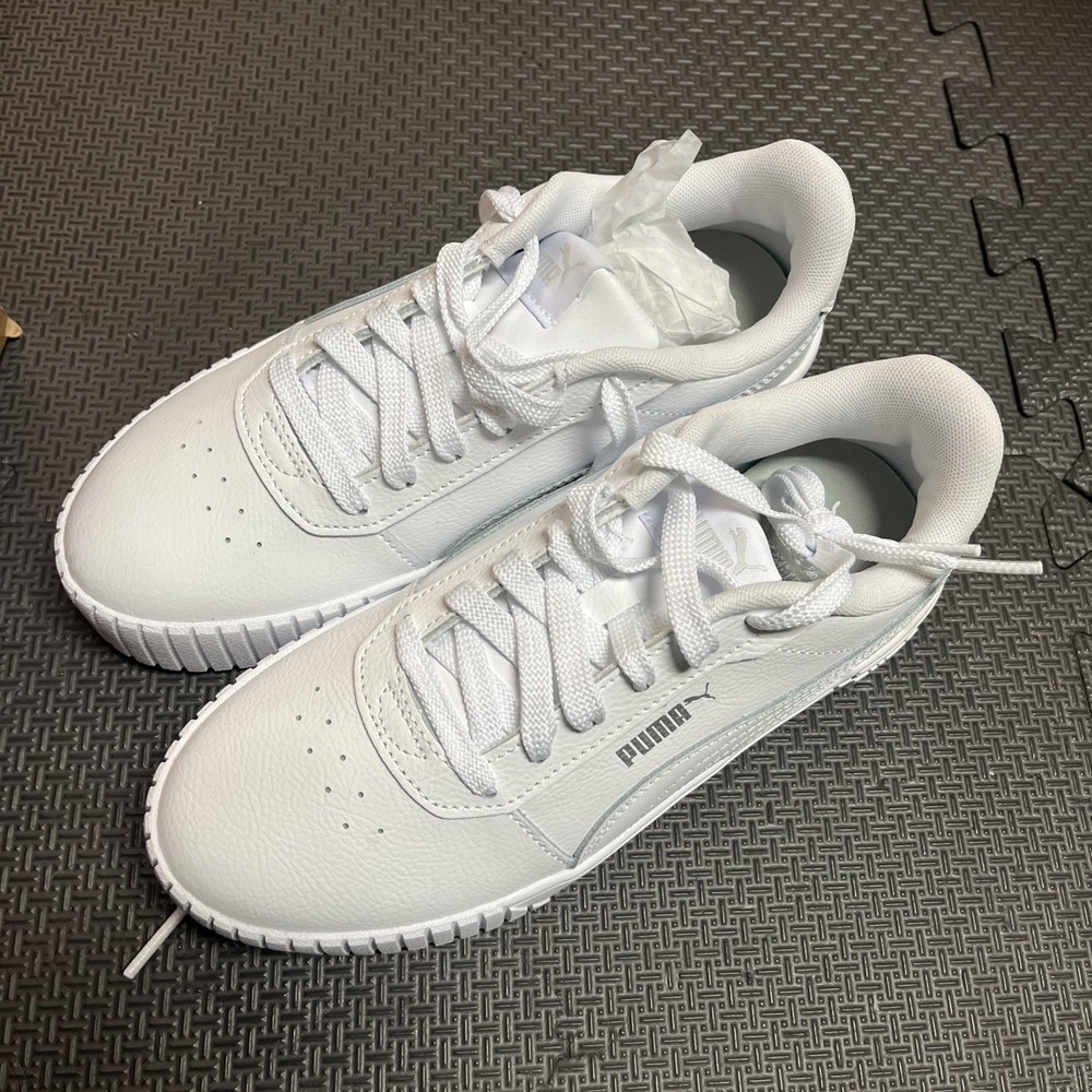 Puma Juniors White Sneakers New Authentic NIB Size 5 Carina 2.0 Jr White Sliver