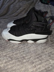 Jordan 6-rings „Black Varsity Red“ Kids Size 4.5