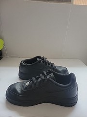 Nike Air Force 1 Black Leather Unisex Kids Sneaker 6.5 Y