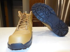 Youth Nike Manoa Leather Boots (GS) -Wheat- Style# BQ5372 700- Size 5Y -NEW