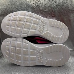 Size 6.5Y Nike Tanjun (GS) Black Pink Kids Low Top Running Sneakers 818384-061