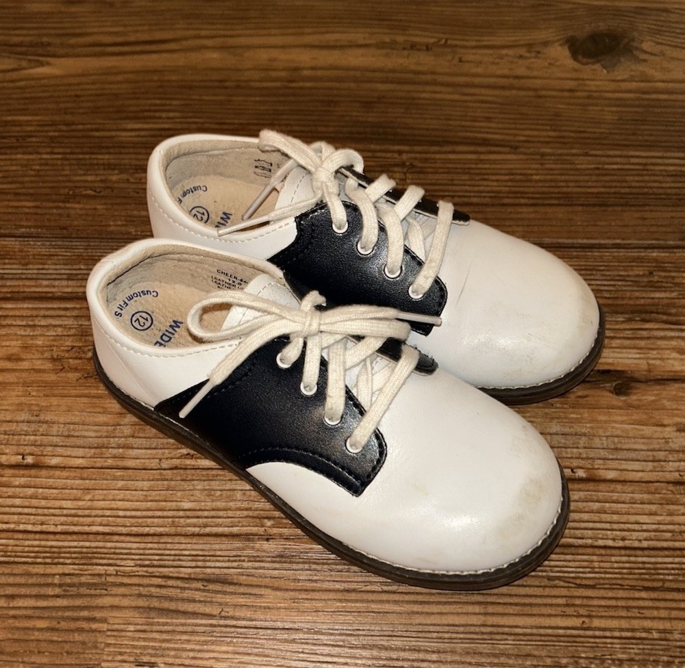 Footmates Cheer 8401 Saddle Shoes Black & White Child’s Lace Up Sz. 12