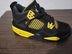 Air Jordan Youth Sneakers Size 4Y 408452-017 Black & Yellow – Great Condition