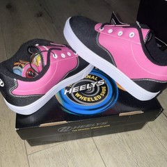 Heelys Pink Black White Wheeled Sneaker Unisex Kids Low Top Lace Up Logo