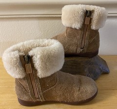 UGG Kids Shearing Cuff Boots Chestnut Brown Suede Sheepskin Lining Size 10