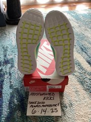 DS 2016 Nike Roshe Two Hyper Turquoise Metallic White Volt GS Sz 4.5Y