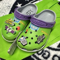 Buzz Lightyear 🔥Crocs classic clog With Tags 🏷️ Junior 3m – 5w