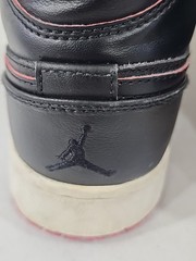 Nike Air Jordan 1 Mid – Black, Gym Red & White – 554725-028 SIZE 6.5Y