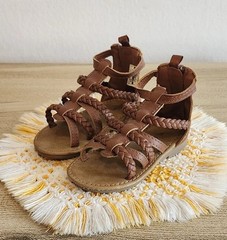 Carters Brown Braided Gladiator Sandals Childrens Kids Size 4 Zipper Close Smile