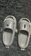 Kids Grey Shark Cloud Slides Unisex Size S (36-37) Good Condition Easy To Style