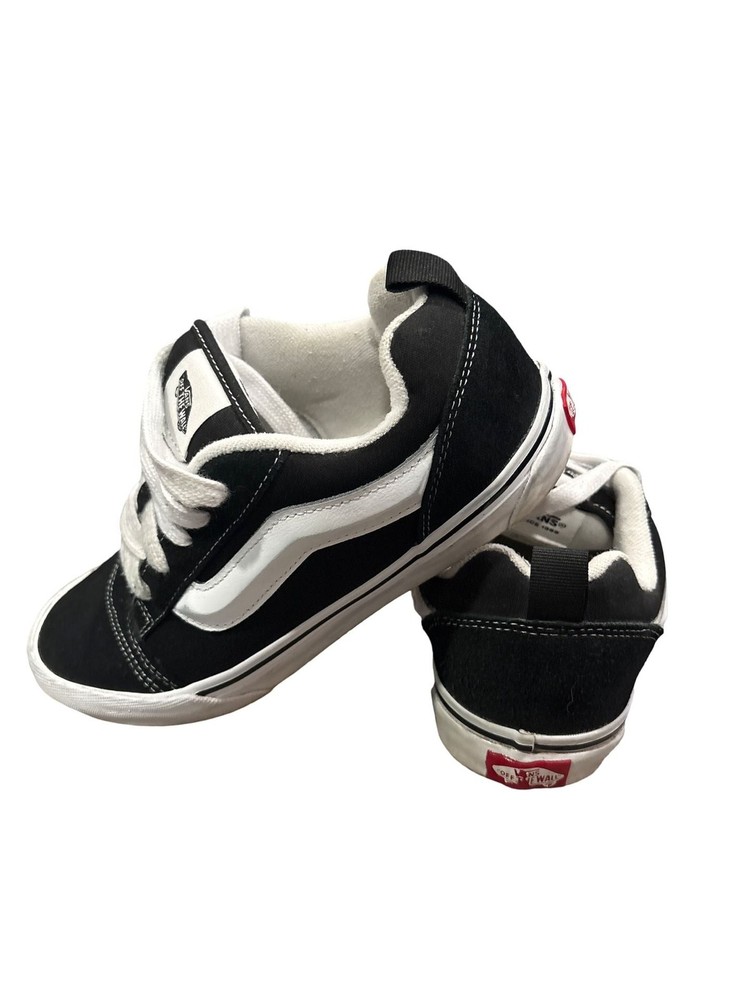 Vans Kids‘ Knu Skool Black/True White Skate Shoes